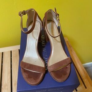 Stuart Weitzman Nearly Nude Suede Heels Size 6 M